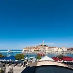 Riva Blu Sea View Apartment